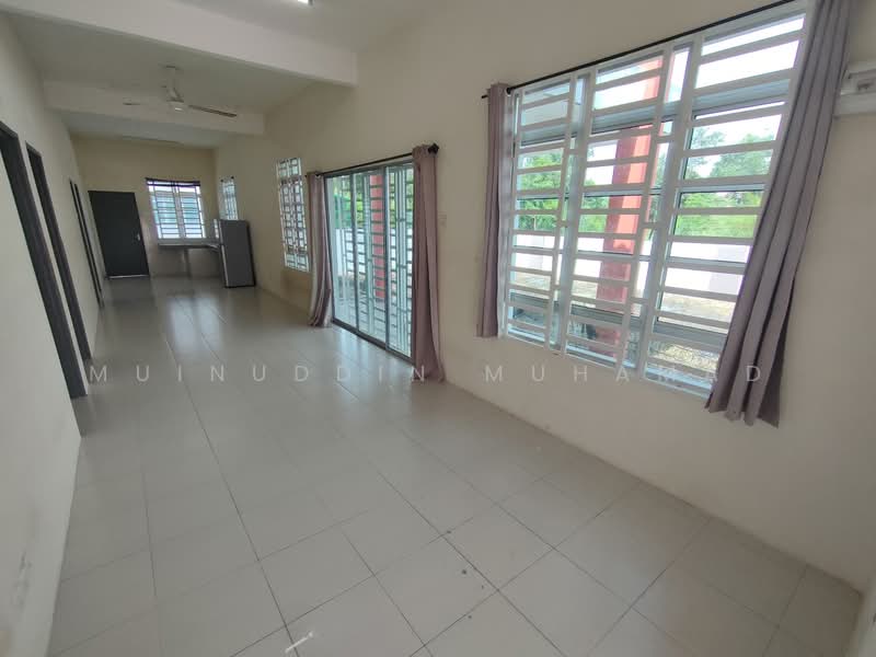 1-storey Terraced House for Sale in Tronoh (Perak) - Muinuddin Muhamad - Living Room - PropertyGuru.com.my