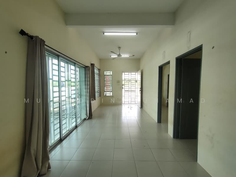 1-storey Terraced House for Sale in Tronoh (Perak) - Muinuddin Muhamad - Living Room - PropertyGuru.com.my