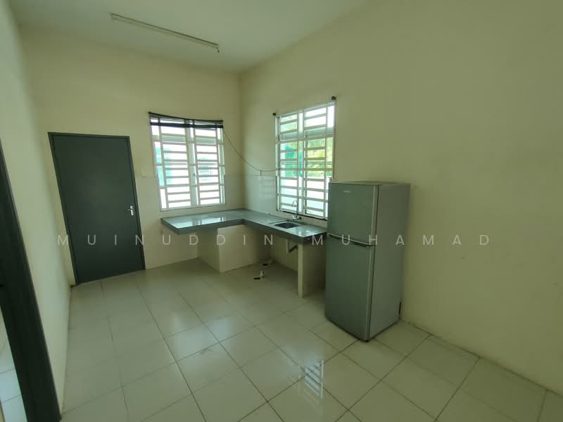 1-storey Terraced House for Sale in Tronoh (Perak) - Muinuddin Muhamad - Kitchen - PropertyGuru.com.my