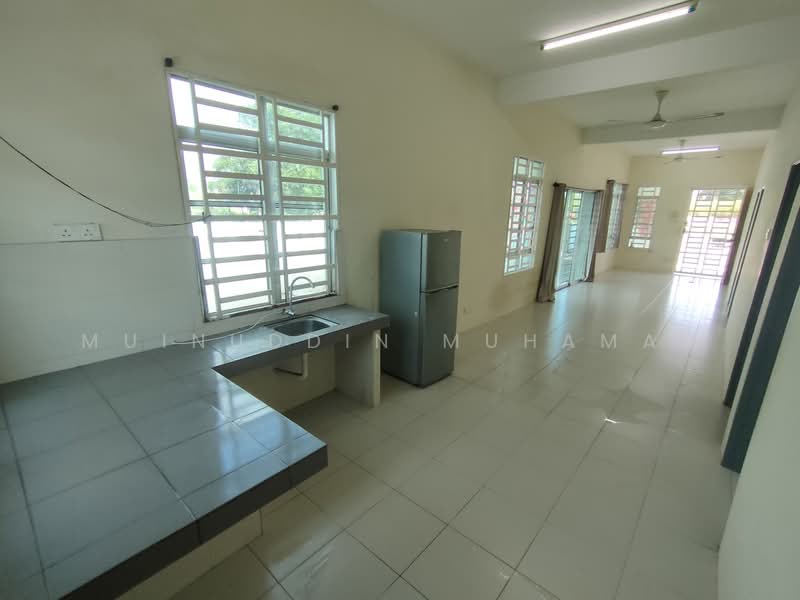 1-storey Terraced House for Sale in Tronoh (Perak) - Muinuddin Muhamad - Kitchen - PropertyGuru.com.my