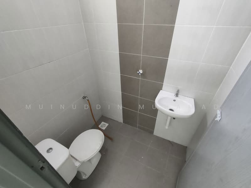 1-storey Terraced House for Sale in Tronoh (Perak) - Muinuddin Muhamad - Bathroom - PropertyGuru.com.my