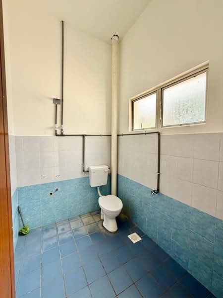 Semi-Detached House for Sale in Bandar Baru Salak Tinggi (Sepang) - Ilman Nahri - Bathroom - PropertyGuru.com.my