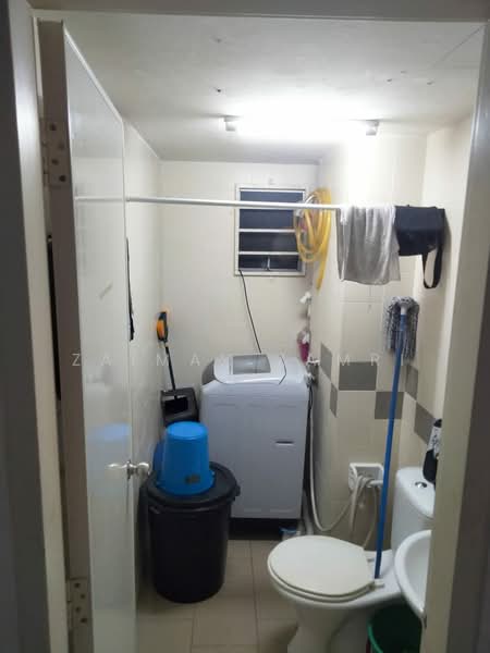 Pangsapuri untuk Disewa di Pangsapuri Seri Mutiara - Zaimah Zamri - Bathroom - PropertyGuru.com.my