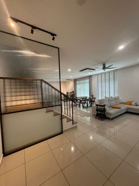 Rumah Berkembar untuk Dijual di Senibong (Permas Jaya) - Huily Woon - Living Room - PropertyGuru.com.my