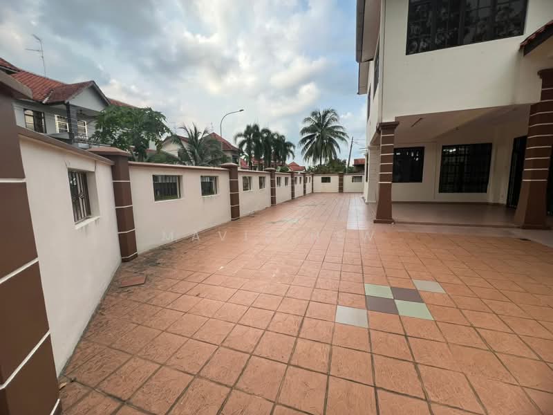Semi-Detached House for Rent in Taman Pelangi Indah (Ulu Tiram) - Mavis Hew - Exterior - PropertyGuru.com.my