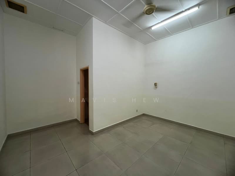 Semi-Detached House for Rent in Taman Pelangi Indah (Ulu Tiram) - Mavis Hew - Interior - PropertyGuru.com.my