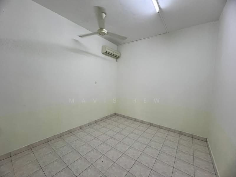 Semi-Detached House for Rent in Taman Pelangi Indah (Ulu Tiram) - Mavis Hew - Interior - PropertyGuru.com.my