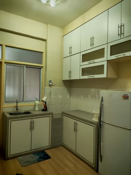 Pangsapuri untuk Dijual di Kingfisher Series - Elaine Lee - Kitchen - PropertyGuru.com.my