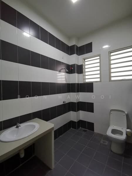3-storey Terraced House for Sale in Seberang Perai (Penang) - Boon Haw Ooi - Bathroom - PropertyGuru.com.my