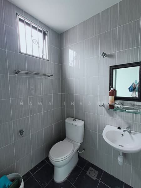 2-storey Terraced House for Sale in Taman Desa Mayang Sari (Nilai) - Hawa Ibrahim - Bathroom - PropertyGuru.com.my