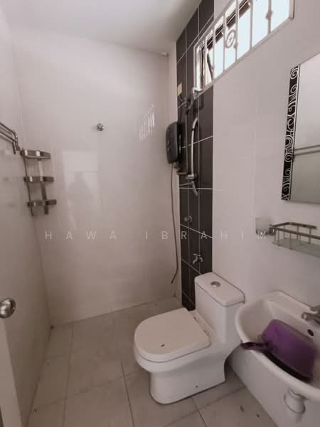 2-storey Terraced House for Sale in Taman Desa Mayang Sari (Nilai) - Hawa Ibrahim - Bathroom - PropertyGuru.com.my