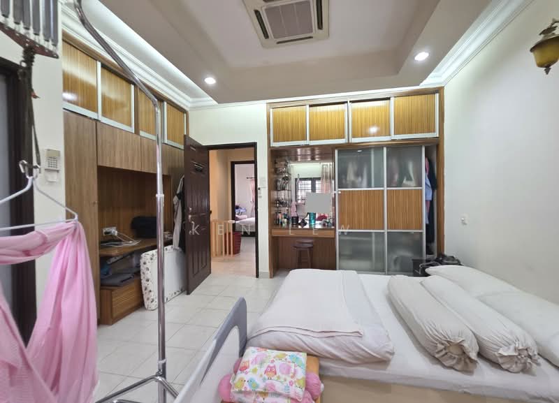 Rumah Teres 2 Tingkat untuk Dijual di Bandar Damai Perdana (Cheras) - Ken Lew - Bedroom - PropertyGuru.com.my