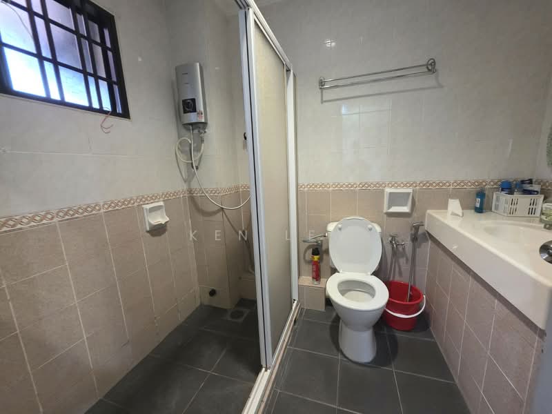 Rumah Teres 2 Tingkat untuk Dijual di Bandar Damai Perdana (Cheras) - Ken Lew - Bathroom - PropertyGuru.com.my