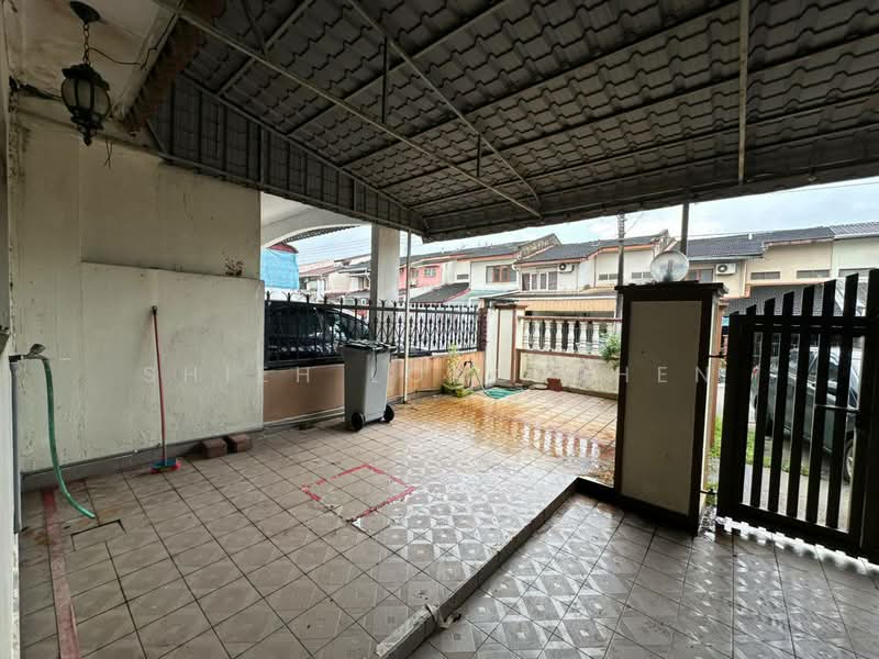 2-storey Terraced House for Rent in Taman Pelangi (Johor Bahru) - Shieh Long Chen - Exterior - PropertyGuru.com.my