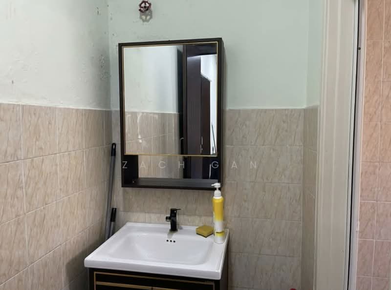 Shop / Office for Rent in Bandar Bukit Tinggi 2 (Klang) - Zach Gan - Bathroom - PropertyGuru.com.my