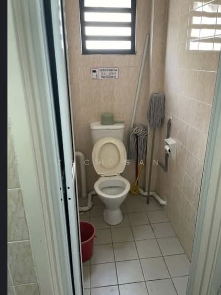 Shop / Office for Rent in Bandar Bukit Tinggi 2 (Klang) - Zach Gan - Bathroom - PropertyGuru.com.my