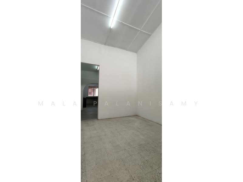 1-storey Terraced House for Sale in Klang (Selangor) - Mala Palanisamy - PropertyGuru.com.my