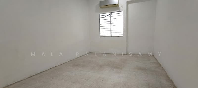 1-storey Terraced House for Sale in Klang (Selangor) - Mala Palanisamy - PropertyGuru.com.my