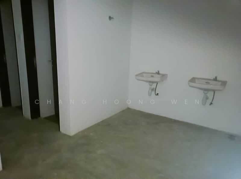 Shop / Office for Rent in Bukit Pelali (Pengerang) - Chang Hoong Wen - Bathroom - PropertyGuru.com.my