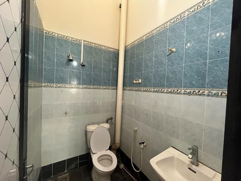 Rumah Teres 2 Tingkat untuk Dijual di Taman Seremban Jaya (Rantau) - Halim Mazlan - Bathroom - PropertyGuru.com.my