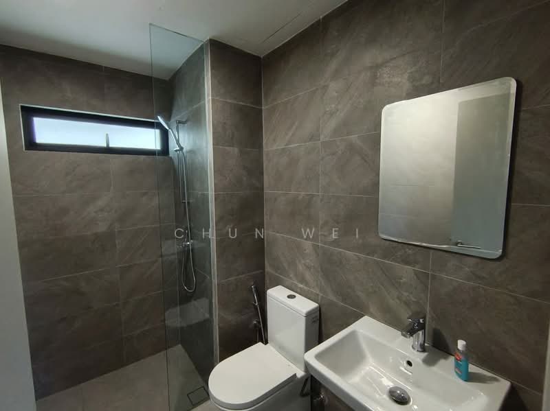 Servis Apartment untuk Dijual di Quinn Residence - Chun Wei - Bathroom - PropertyGuru.com.my