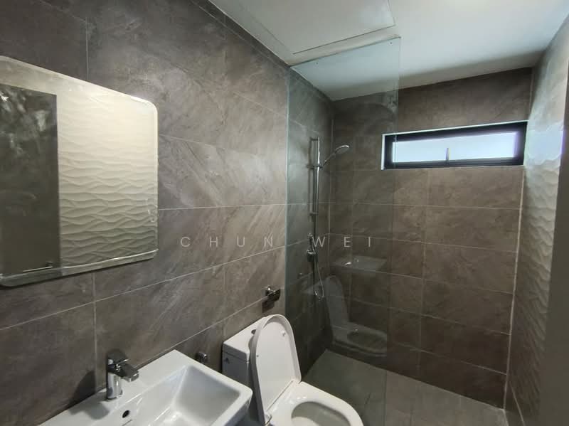 Servis Apartment untuk Dijual di Quinn Residence - Chun Wei - Bathroom - PropertyGuru.com.my