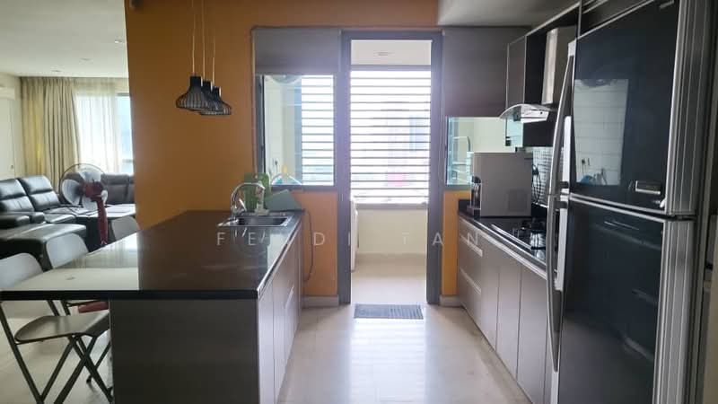 Kondominium untuk Dijual di The Capsquare Residences - Fendi tan - Kitchen - PropertyGuru.com.my