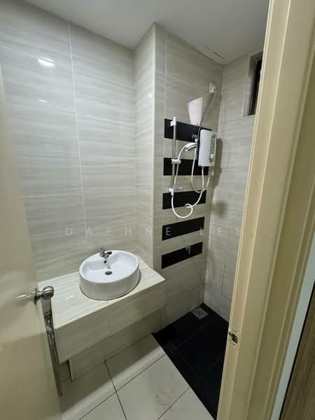 Service Residence for Rent at D'Summit Residences - Daphne Lee - Bathroom - PropertyGuru.com.my