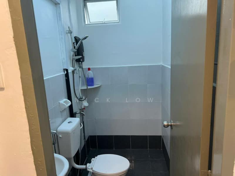 Apartment for Rent at Taman Pulai Mutiara - Nick Low - Bathroom - PropertyGuru.com.my