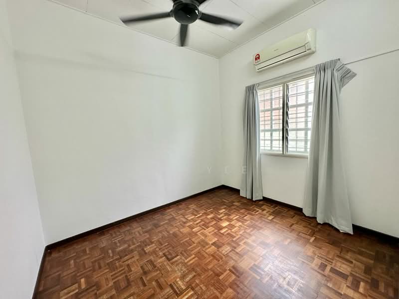2-storey Terraced House for Sale in Taman Puncak Jalil (Seri Kembangan) - Jin Yee - Bedroom - PropertyGuru.com.my