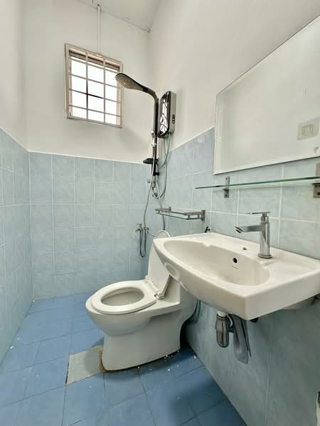 2-storey Terraced House for Sale in Taman Puncak Jalil (Seri Kembangan) - Jin Yee - Bathroom - PropertyGuru.com.my
