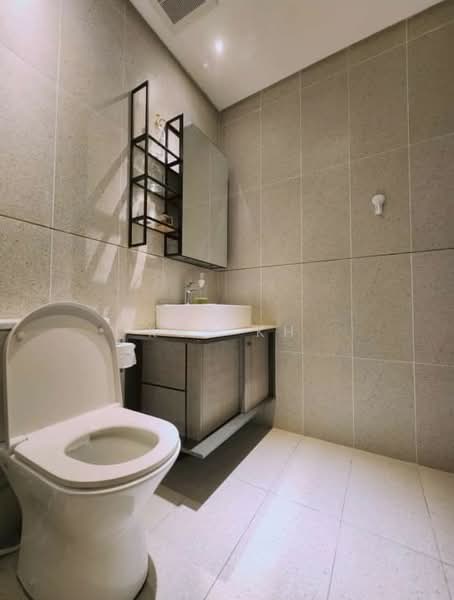 Servis Apartment untuk Disewa di Millerz Square Serviced Residence - Kok KH - Bathroom - PropertyGuru.com.my