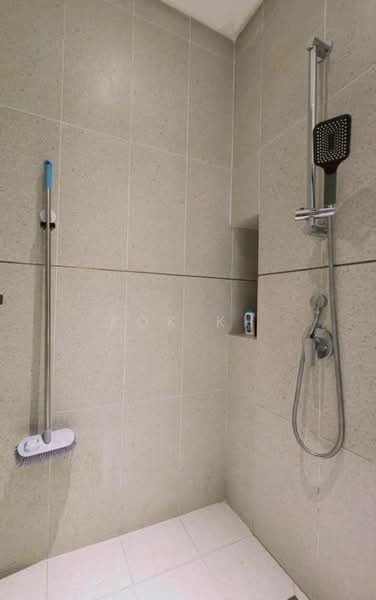 Servis Apartment untuk Disewa di Millerz Square Serviced Residence - Kok KH - Bathroom - PropertyGuru.com.my