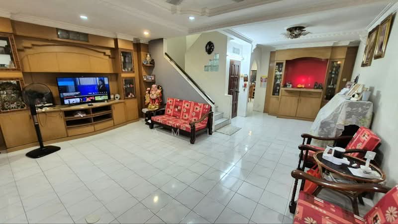 2.5-storey Terraced House for Sale in Taman Shatin (Ipoh) - Sam Lam - Living Room - PropertyGuru.com.my