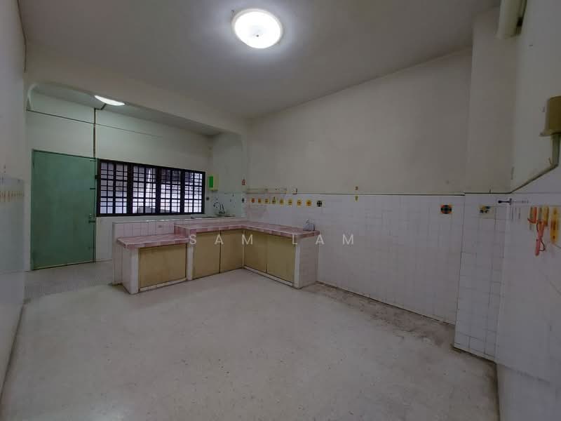 Semi-Detached House for Sale in Pekan Razaki (Ipoh) - Sam Lam - Kitchen - PropertyGuru.com.my