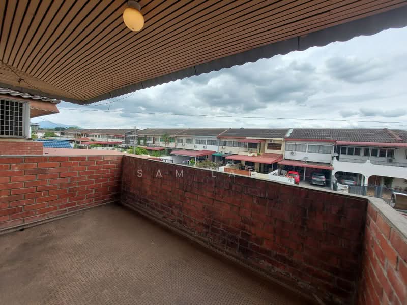 Semi-Detached House for Sale in Pekan Razaki (Ipoh) - Sam Lam - Balcony - PropertyGuru.com.my