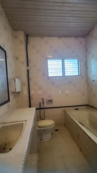 2-storey Terraced House for Sale in Taman Ipoh Timur (Ipoh) - Sam Lam - Bathroom - PropertyGuru.com.my