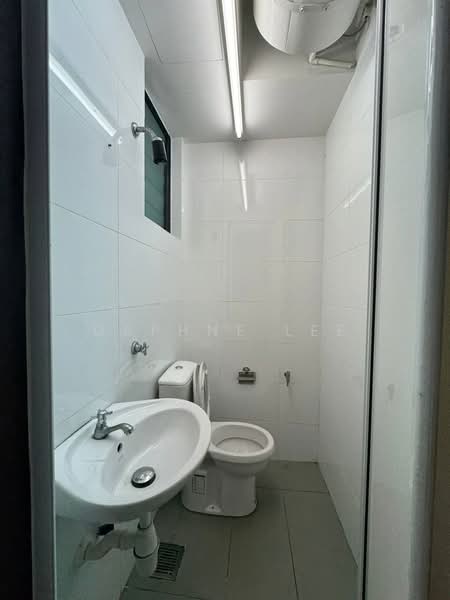 Servis Apartment untuk Disewa di Taman Molek - Daphne Lee - Bathroom - PropertyGuru.com.my