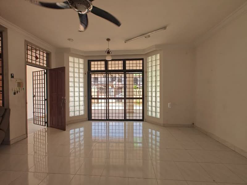 2-storey Terraced House for Sale in Taman Molek (Johor Bahru) - Daphne Lee - Living Room - PropertyGuru.com.my