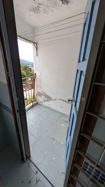 Pangsapuri untuk Dijual di Sri Bahagia Court - Yatt Husin - Balcony - PropertyGuru.com.my