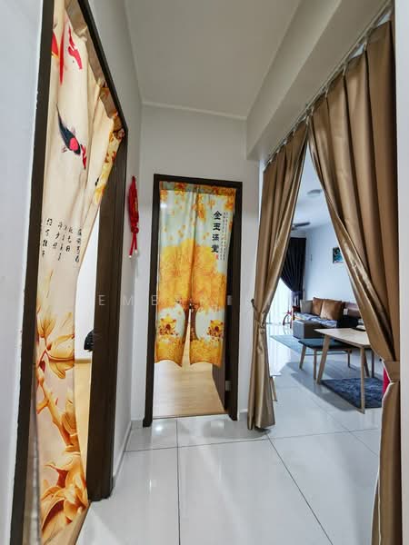 Kondominium untuk Dijual di Amberside @ Country Garden Danga Bay - Ember Lim - Living Room - PropertyGuru.com.my