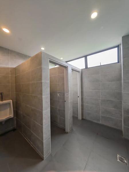 Pejabat untuk Disewa di Stutong (Kuching) - KC Jee - Bathroom - PropertyGuru.com.my