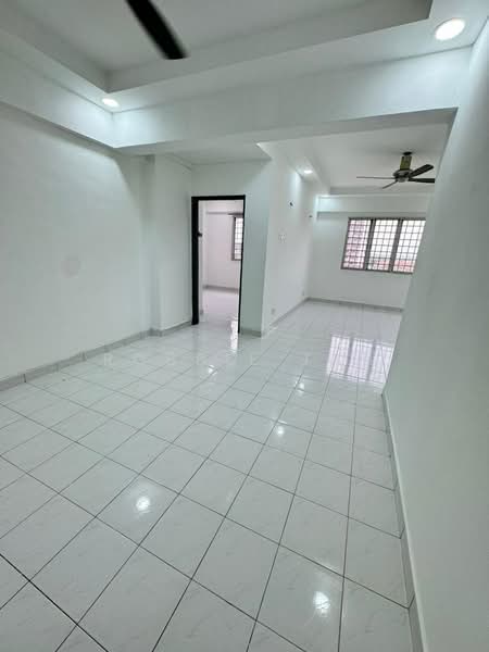 Pangsapuri untuk Dijual di Pangsapuri Persiaran Tanjung - Robbie Tan - PropertyGuru.com.my
