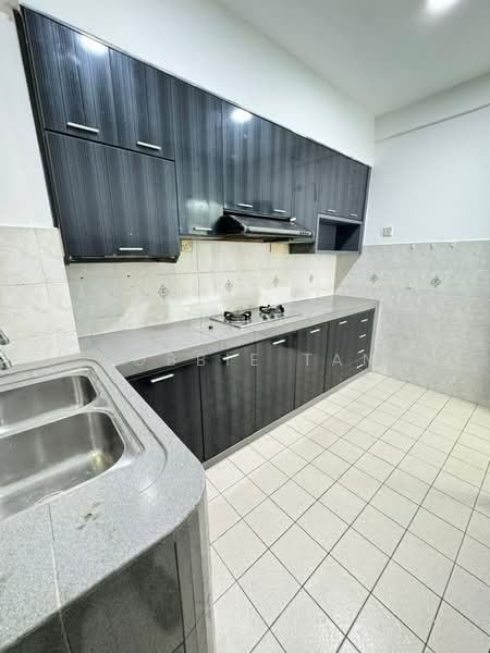 Pangsapuri untuk Dijual di Pangsapuri Persiaran Tanjung - Robbie Tan - PropertyGuru.com.my