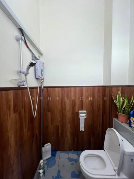 Rumah Teres 2 Tingkat untuk Dijual di Ampang (Selangor) - Jayden Chik - Bathroom - PropertyGuru.com.my