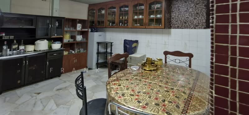 3-storey Terraced House for Sale in Kampung Lindungan (Sunway) - Frank Pancras - Kitchen - PropertyGuru.com.my