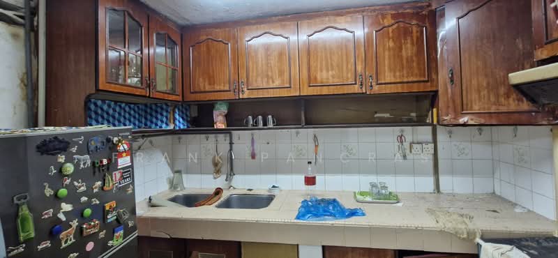 3-storey Terraced House for Sale in Kampung Lindungan (Sunway) - Frank Pancras - Kitchen - PropertyGuru.com.my