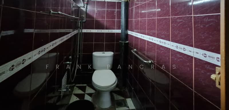 3-storey Terraced House for Sale in Kampung Lindungan (Sunway) - Frank Pancras - Bathroom - PropertyGuru.com.my