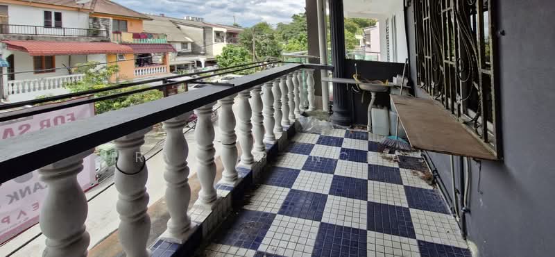 3-storey Terraced House for Sale in Kampung Lindungan (Sunway) - Frank Pancras - Balcony - PropertyGuru.com.my