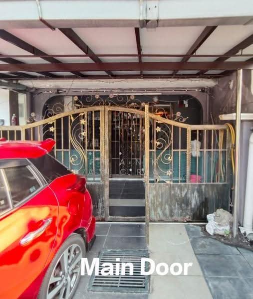 Rumah Teres 3-Tingkat untuk Dijual di Kampung Lindungan (Sunway) - Frank Pancras - Entrance - PropertyGuru.com.my